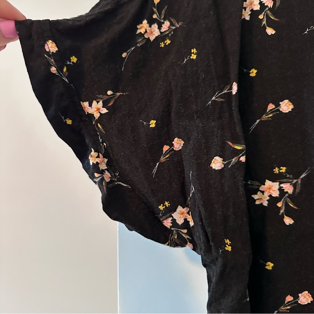 Buffalo David Bitton Black Floral Tie Front Blouse Short Sleeve Size XXL - Picture 2 of 9